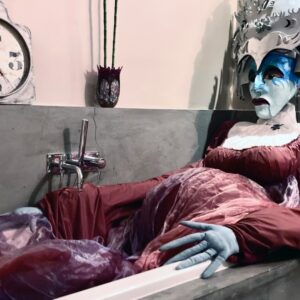 Reine de la nuit dans son bain