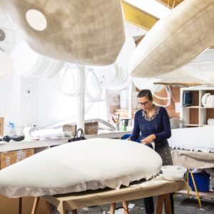 Fabrication à la main d'un Cirrus - @Anne Emmanuelle Thion