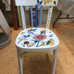 Décor peint sur chaise