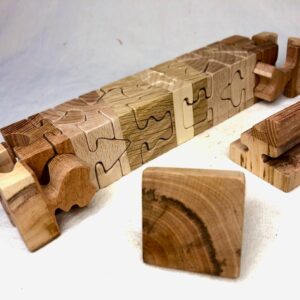Puzzle 3D multicolore - collage de plusieurs bois